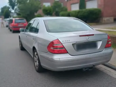 Gebraucht Mercedes E280 231 PS (169 kW) 2006 Silber Limousine