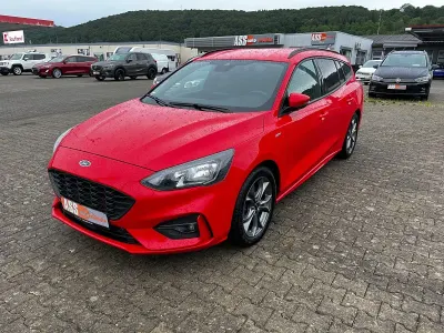 Gebraucht Ford Focus ST-Line 125 PS (91 kW) 2019 Rot Kombi