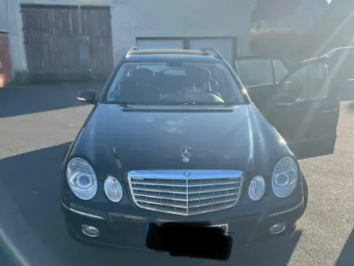 Gebraucht Mercedes E220 170 PS (125 kW) 2008 Schwarz Kombi