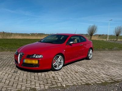 Usata Alfa Romeo GT 240 CV (176 kW) 2005 Rosso Coupé