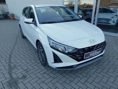 Weiß Neu 2025 Hyundai i20 Trend Limousine | 19.960 € (Guter Preis)