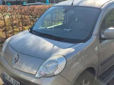 Gebraucht Renault Kangoo Privilege 103 PS (75 kW) 2010 Kombi