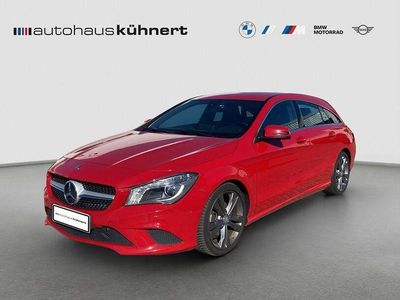 Gebraucht Mercedes CLA180 Shooting Brake 122 PS (89 kW) 2016 Rot Kombi