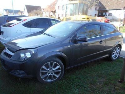 Begagnad Opel Astra GTC Innovation 150 HK (110 kW) 2010 Grå Sedan