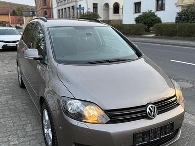 Usata VW Golf VI 105 CV (77 kW) 2010 Oro Utilitaria