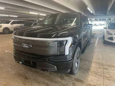 Gebraucht Ford F-150 Lariat 427 kW (581 PS) 2025 Agate black metallic Pickup