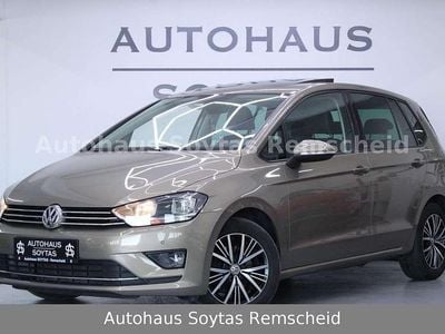Gebraucht VW Golf Sportsvan Allstar 125 PS (91 kW) 2016 Pyramid gold metallic Van / Kleinbus