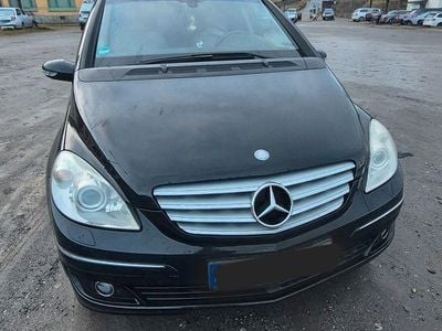 Usata Mercedes B200 193 CV (141 kW) 2005 Nero Monovolume