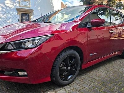 Gebraucht Nissan Leaf Tekna 110 kW (150 PS) 2019 Rot Kleinwagen