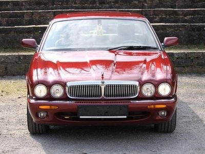 Usata Jaguar XJ Sovereign 284 CV (208 kW) 2000 Rosso Berlina