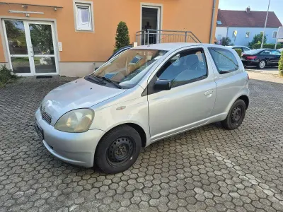 Gebraucht Toyota Yaris 68 PS (50 kW) 2002 Silber Kleinwagen
