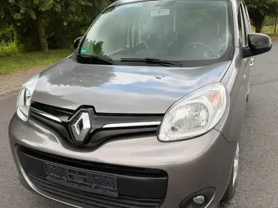 Gebraucht Renault Kangoo Happy Family 114 PS (83 kW) 2014 Grau Van / Kleinbus