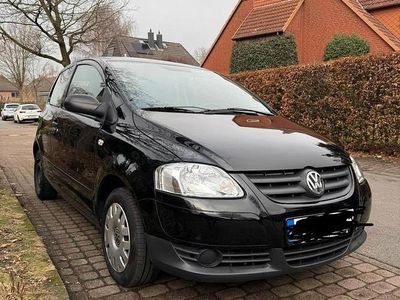 Gebraucht VW Fox 54 PS (39 kW) 2009 Schwarz Kleinwagen