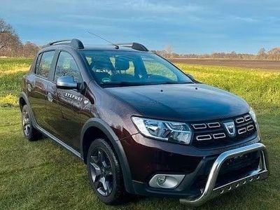 Gebraucht Dacia Sandero Stepway 90 PS (66 kW) 2017 Braun Limousine