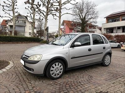 Silber Gebraucht 2003 Opel Corsa Limousine | 2.500 € (Etwas zu teuer)