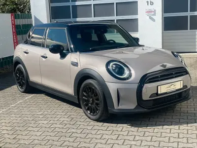 Używany Mini Cooper 136 KM (100 kW) 2022 Szary Hatchback