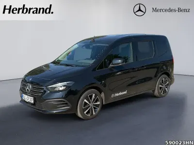 Gebraucht Mercedes T180 Progressive 116 PS (85 kW) 2025 Schwarz Van / Kleinbus