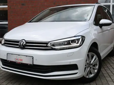 Gebraucht VW Touran Comfortline 150 PS (110 kW) 2024 Weiß Van / Kleinbus
