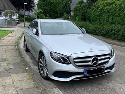 Silber Gebraucht 2018 Mercedes E200 Limousine | 26.500 € (Fairer Preis)