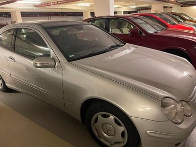 Gebraucht Mercedes C200 163 PS (119 kW) 2007 Silber Coupé