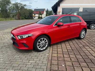 Gebraucht Mercedes A200 163 PS (119 kW) 2019 Rot Limousine