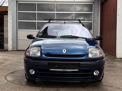 Gebraucht Renault Clio II 58 PS (42 kW) 2000 Blau Kleinwagen
