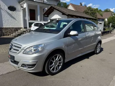 Gebraucht Mercedes B200 136 PS (100 kW) 2009 Polarsilber  metalliclack Van / Kleinbus