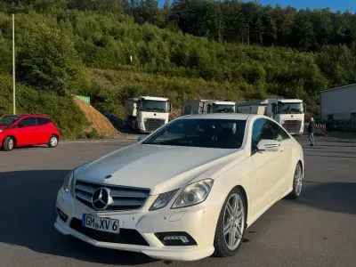 Gebraucht Mercedes 350 AMG 170 PS (125 kW) 2009 Weiß Coupé
