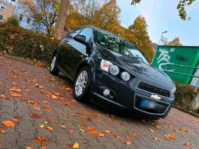 Gebraucht Chevrolet Aveo 101 PS (74 kW) 2012 Schwarz Limousine