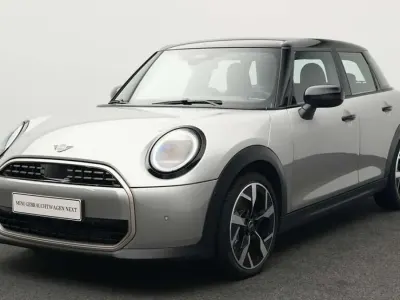Occasion Mini Cooper Favoured 156 PK (114 kW) 2024 Grijs Hatchback