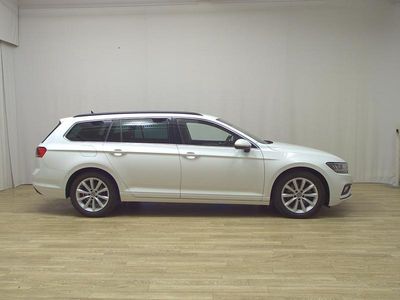 Usata VW Passat Business 200 CV (147 kW) 2022 Bianco Station wagon