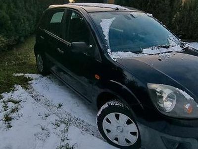 Blau Gebraucht 2007 Ford Fiesta Kleinwagen | 900 €