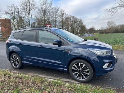 Gebraucht Ford Kuga 179 PS (131 kW) 2019 Blau SUV