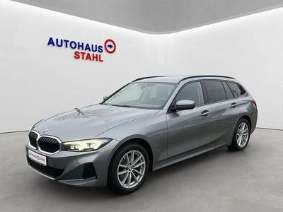 Grau Gebraucht 2022 BMW 320 Shadowline Kombi | 28.990 € (Guter Preis)