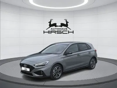 Neu Hyundai i30 150 PS (110 kW) 2026 Grau Limousine