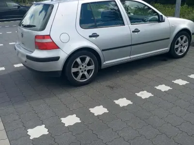 Gebraucht VW Golf IV 75 PS (55 kW) 2002 Silber Kleinwagen