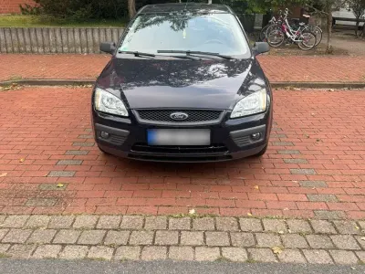 Gebraucht Ford Focus Ghia 116 PS (85 kW) 2005 Blau Kombi