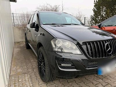 Gebraucht Mercedes ML350 231 PS (169 kW) 2011 Schwarz SUV