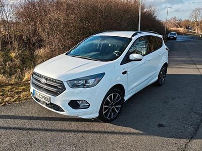 Gebraucht Ford Kuga ST-Line 150 PS (110 kW) 2017 Weiß SUV