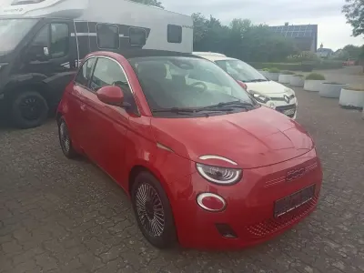 Gebraucht Fiat 500e Red 86 kW (118 PS) 2023 Red vr111/a Cabrio