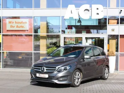 Gebraucht Mercedes B200 Urban 156 PS (114 kW) 2017 Grau Kleinwagen