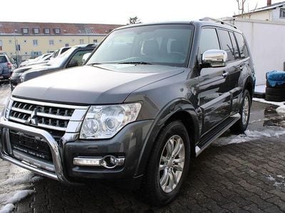 Usata Mitsubishi Pajero Instyle 190 CV (139 kW) 2016 Grigio SUV