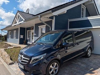 Usata Mercedes V250 Avantgarde Edition 190 CV (139 kW) 2019 Blu Monovolume