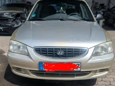 Gebraucht Hyundai Accent 86 PS (63 kW) 2003 Gold Limousine