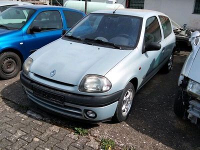 gebraucht Renault Clio II 1,4 L 75 PS