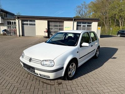 Second-hand VW Golf IV 90 CP (66 kW) 1998 Alb Hatchback