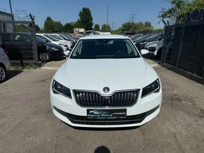 Gebraucht Skoda Superb Ambition 150 PS (110 kW) 2016 Weiß Kombi
