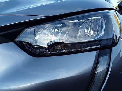 Silber metallic Gebraucht 2023 Peugeot 208 Allure Kleinwagen | 19.650 € (Fairer Preis)