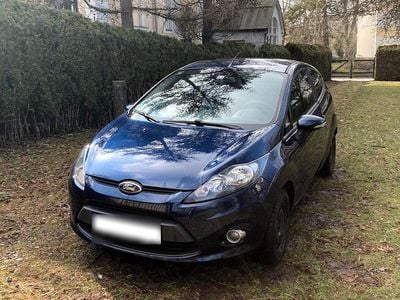 Gebraucht Ford Fiesta Champions Edition 82 PS (60 kW) 2012 Blau Kleinwagen