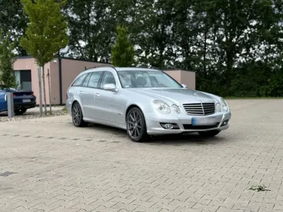 Gebraucht Mercedes E280 Avantgarde 190 PS (139 kW) 2006 Silber Kombi